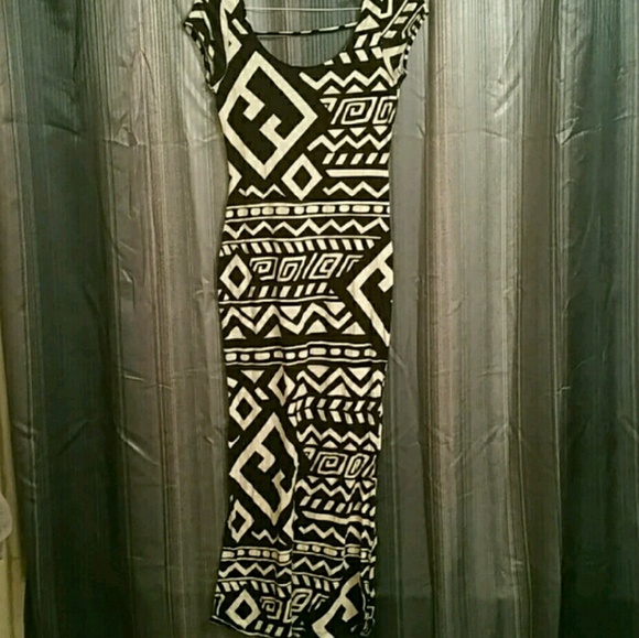 Open-Back Maxi! - Picture 3 of 4
