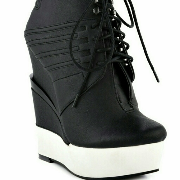 Michael Antonio Studio Cleary