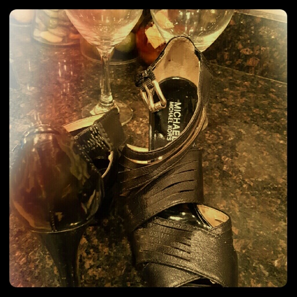 Designer Shoes - Picture 1 of 3