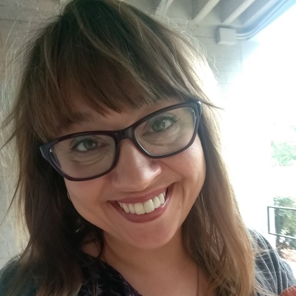 Meet your Posher, Carrie - Picture 1 of 1
