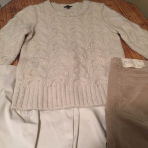 Ann Taylor Sweaters - 2/30$ PEARL EMBELLISHED SWEATER🎀 Ann Taylor Sweaters - 2/30$ PEARL EMBELLISHED SWEATER🎀