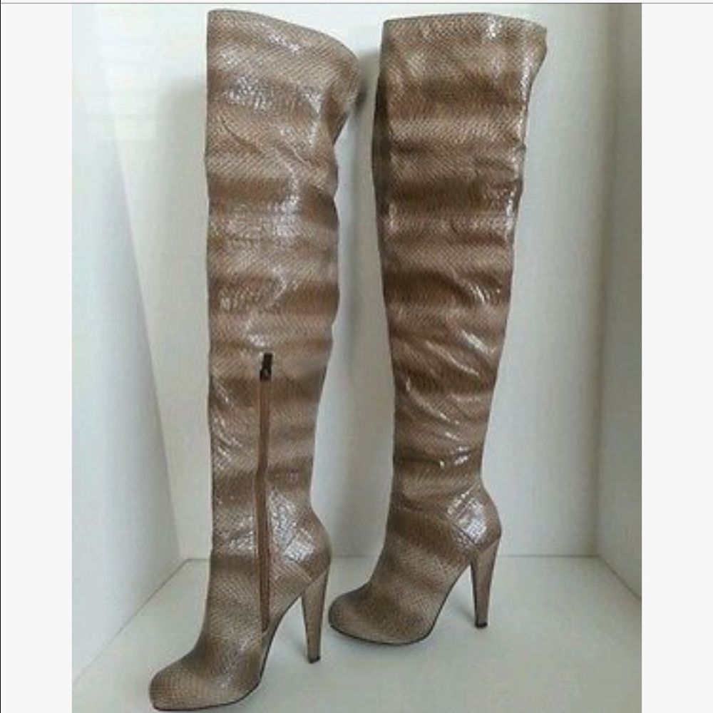 Colin Stuart Knee high side zip snake print boots