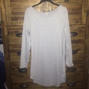 Tshirt style dress. Key hole back