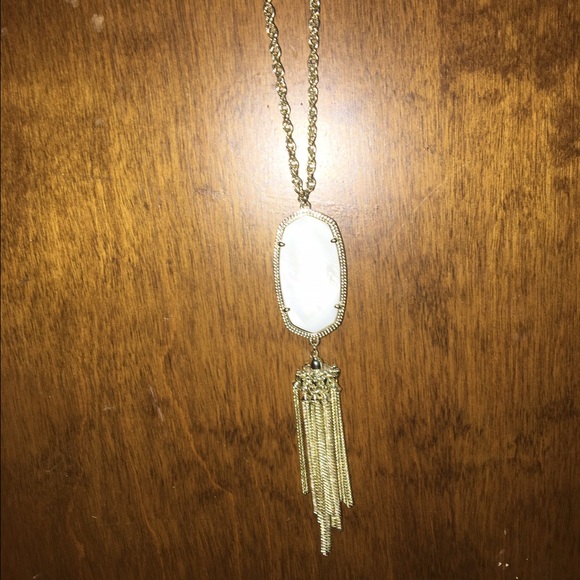 Kendra Scott necklace