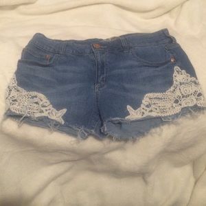Jean shorts with lace details