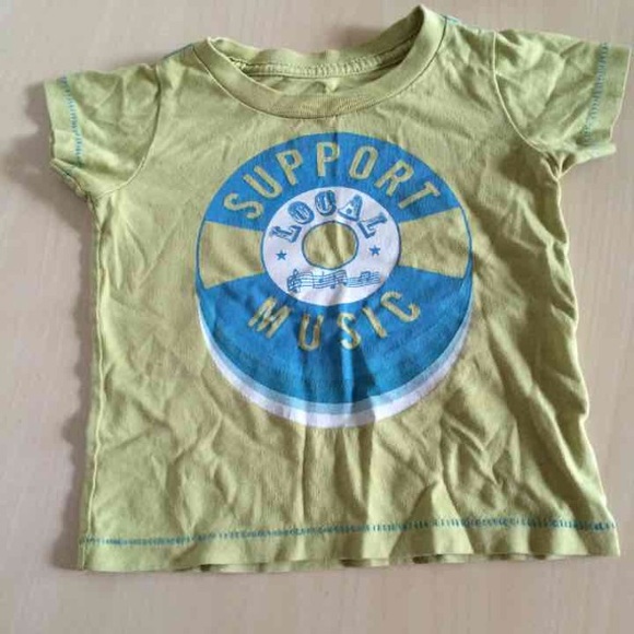 Peek support music tshirt