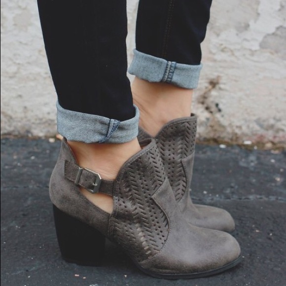 🆕KIRA chic cut out bootie - GREY - Picture 2 of 3