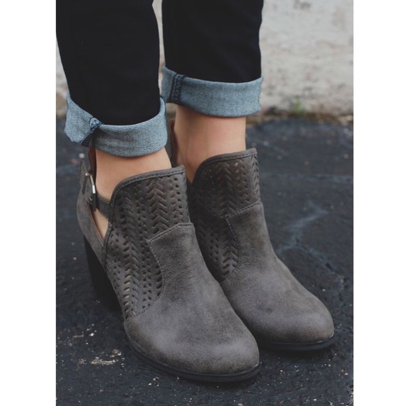 🆕KIRA chic cut out bootie - GREY - Picture 3 of 3