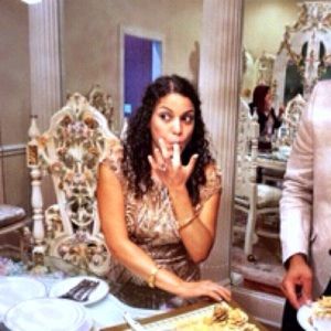 Meet your Posher, Noha