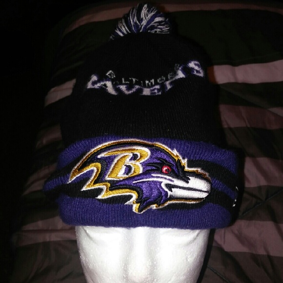 Baltimore Ravens sweater hat w/ ball on top