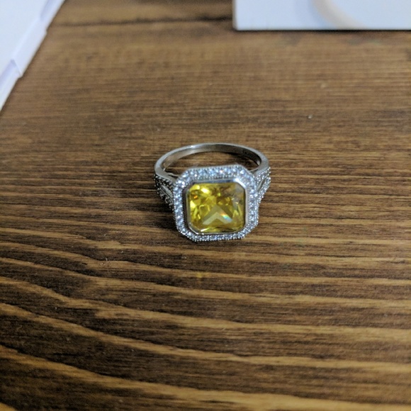 Large Yellow CZ Ring Size 11 - Picture 1 of 4