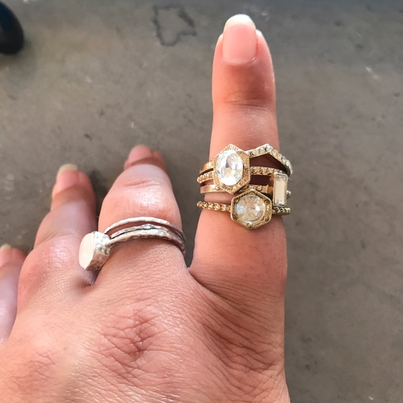 Stackable ring set free with purchase !