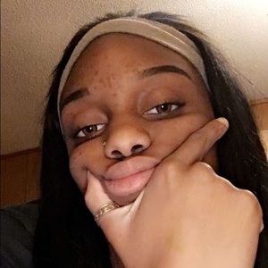 Meet your Posher, Kaela