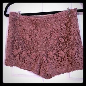 Forever 21 lace beige shorts with zipper