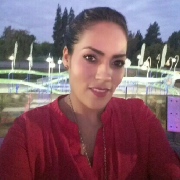 Meet your Posher, Maria - Picture 1 of 1