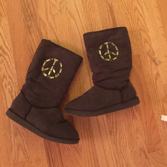 Old Navy Shoes - Peace Sign Winter boots