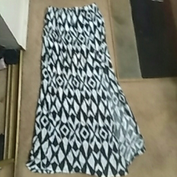 Bella d  long skirt