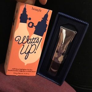 BNIB Benefit Watts up Highlighter