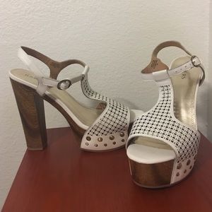 *lowered price! Brand New Bakers Nikki pumps!