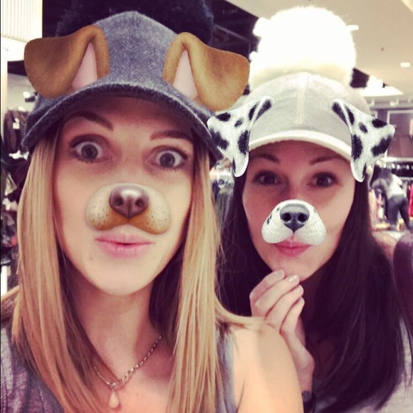 Meet your Posher, Kassi - Picture 3 of 4