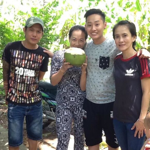 Meet your Posher, Minh - Picture 1 of 1