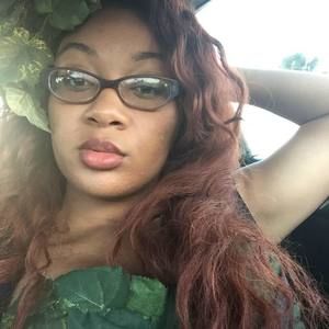 Meet your Posher, Crystal