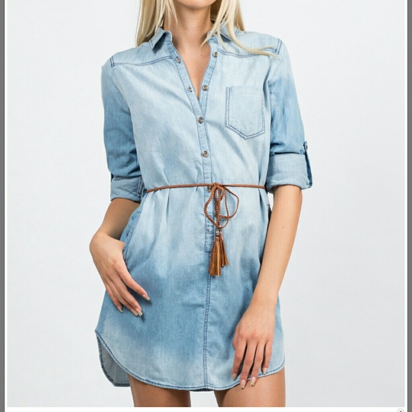 Dresses & Skirts - NEW Sz. L Juniors chambray denim light wash dress