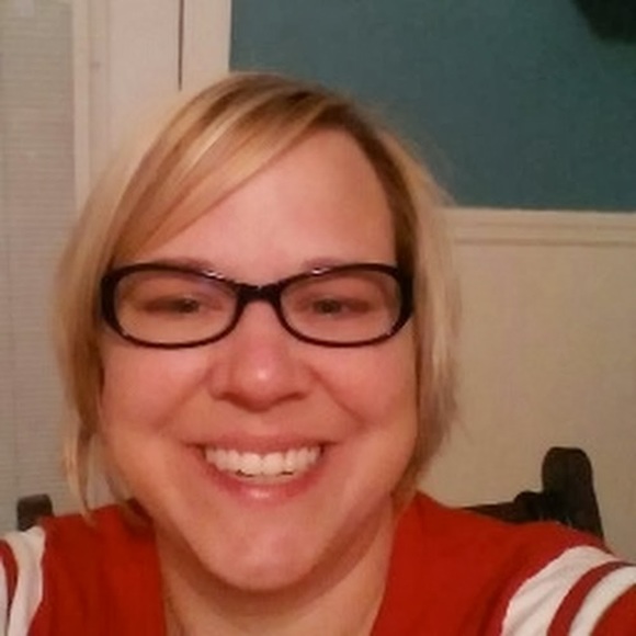 Meet your Posher, Beth - Picture 1 of 1