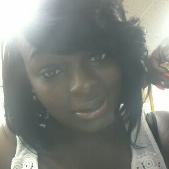 Meet your Posher, Crystal - Picture 1 of 1