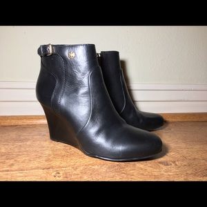 Tory Burch Milan Wedge Bootie (Size 7.5)