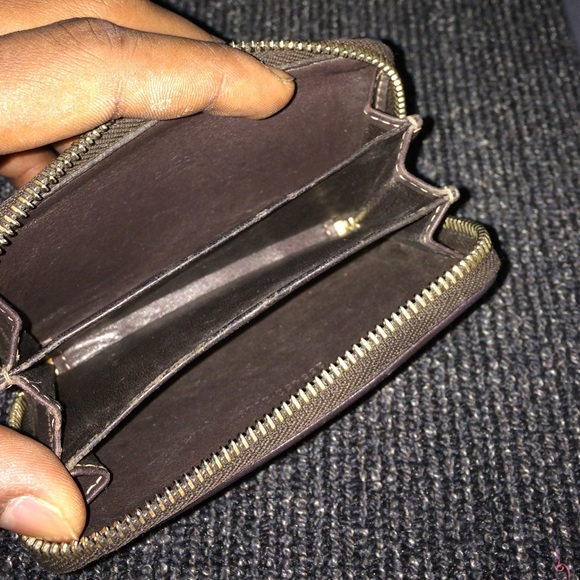 Gucci Wallet 100% Authentic - Picture 3 of 3