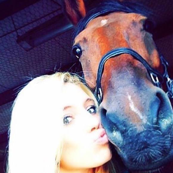 Meet your Posher, Ellie