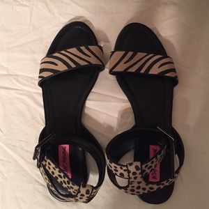 Betsey Johnson Cheetah Print Flats