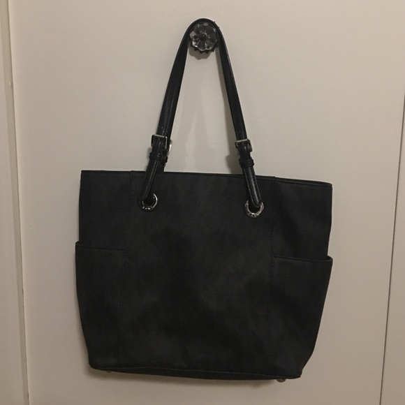 Michael Kors Handbags - Michael Kors tote