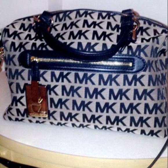 100% Authentic Michael Kors Satchel Purse - Picture 2 of 4