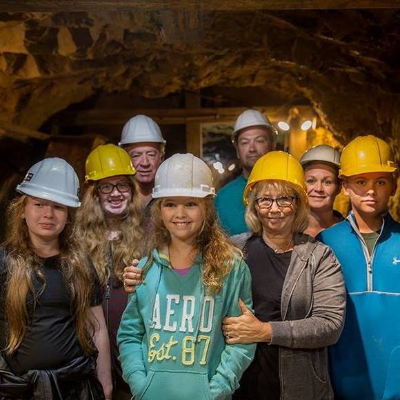 Meet your Posher, Kathy - Picture 1 of 1