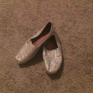 Silver Sparkly Bobs Size 8