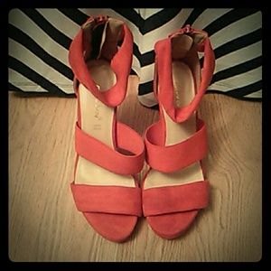 2 pairs of heels Red and blk ankle strapped heels