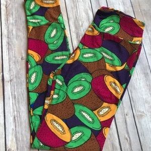 NWT lularoe OS kiwis!