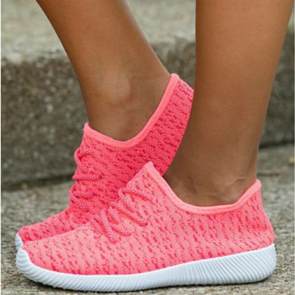 𝙇𝙖𝙨𝙩 7 & 10 🌺🖤Neon Pink Lace-up Sneaker - Picture 6 of 8