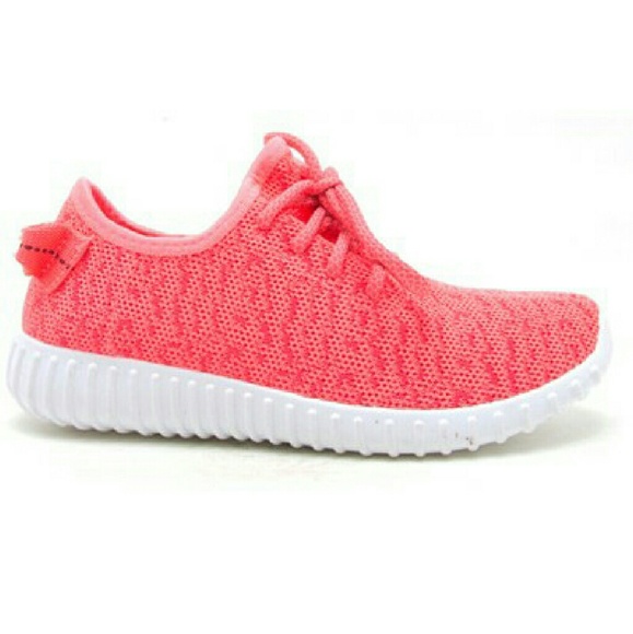 𝙇𝙖𝙨𝙩 7 & 10 🌺🖤Neon Pink Lace-up Sneaker - Picture 5 of 8