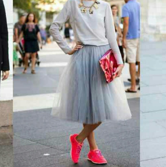 𝙇𝙖𝙨𝙩 7 & 10 🌺🖤Neon Pink Lace-up Sneaker - Picture 7 of 8