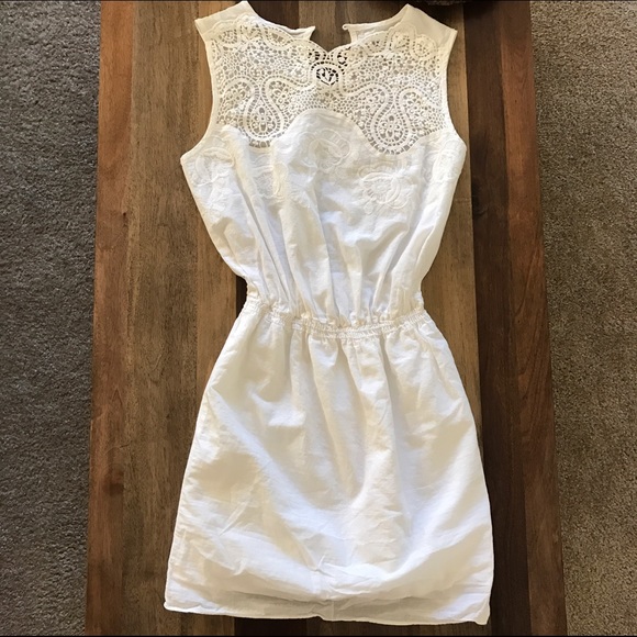 Max Studio Dresses & Skirts - White lace dress