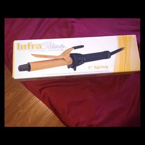 Brand new curling iron