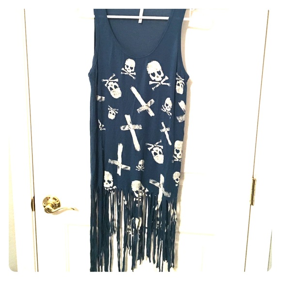 Skull fringe tank