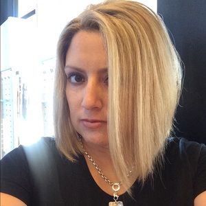 Meet your Posher, Angela