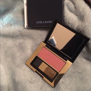 Estée Lauder pure color envy blush!