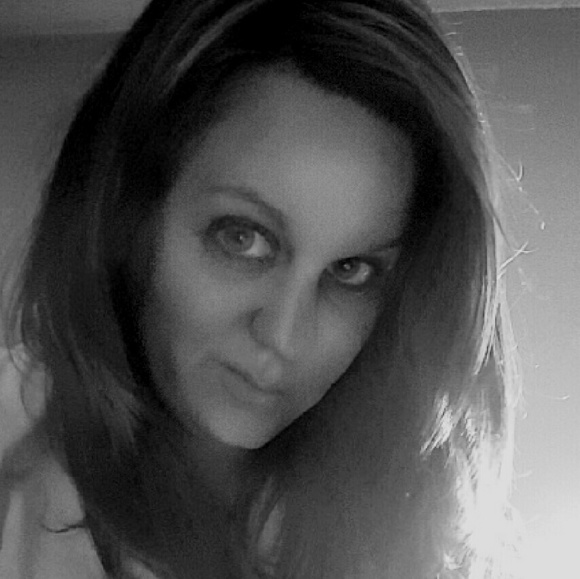 Meet your Posher, Jessica - Picture 1 of 1