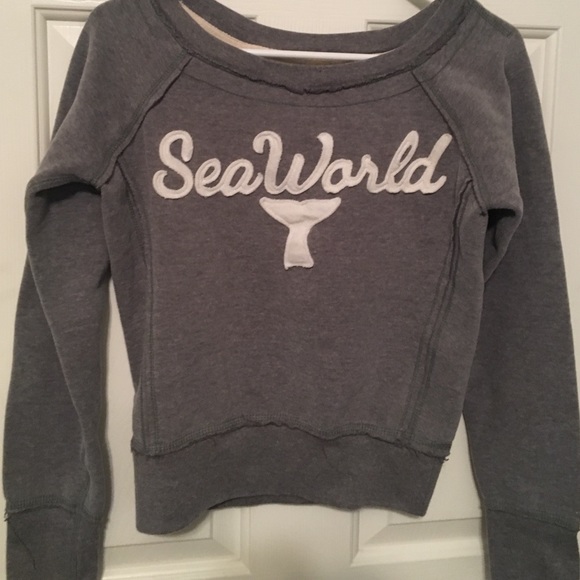 Sea world sweater