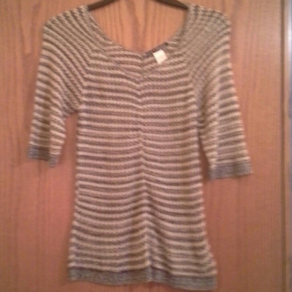 Sweater - Picture 1 of 4